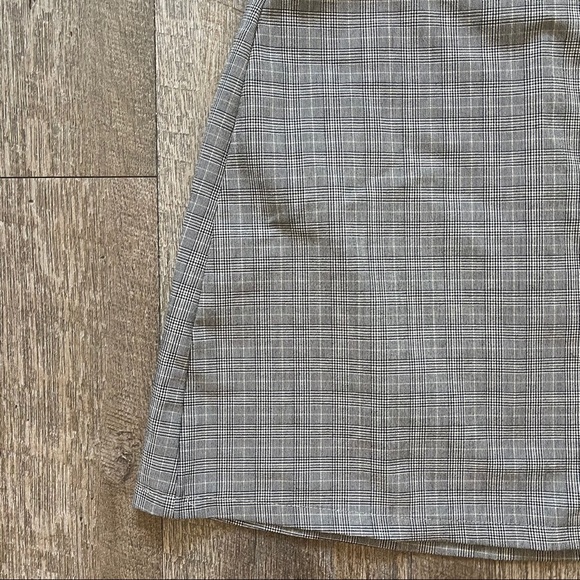 Gray Plaid Mini Skirt - Picture 2 of 4